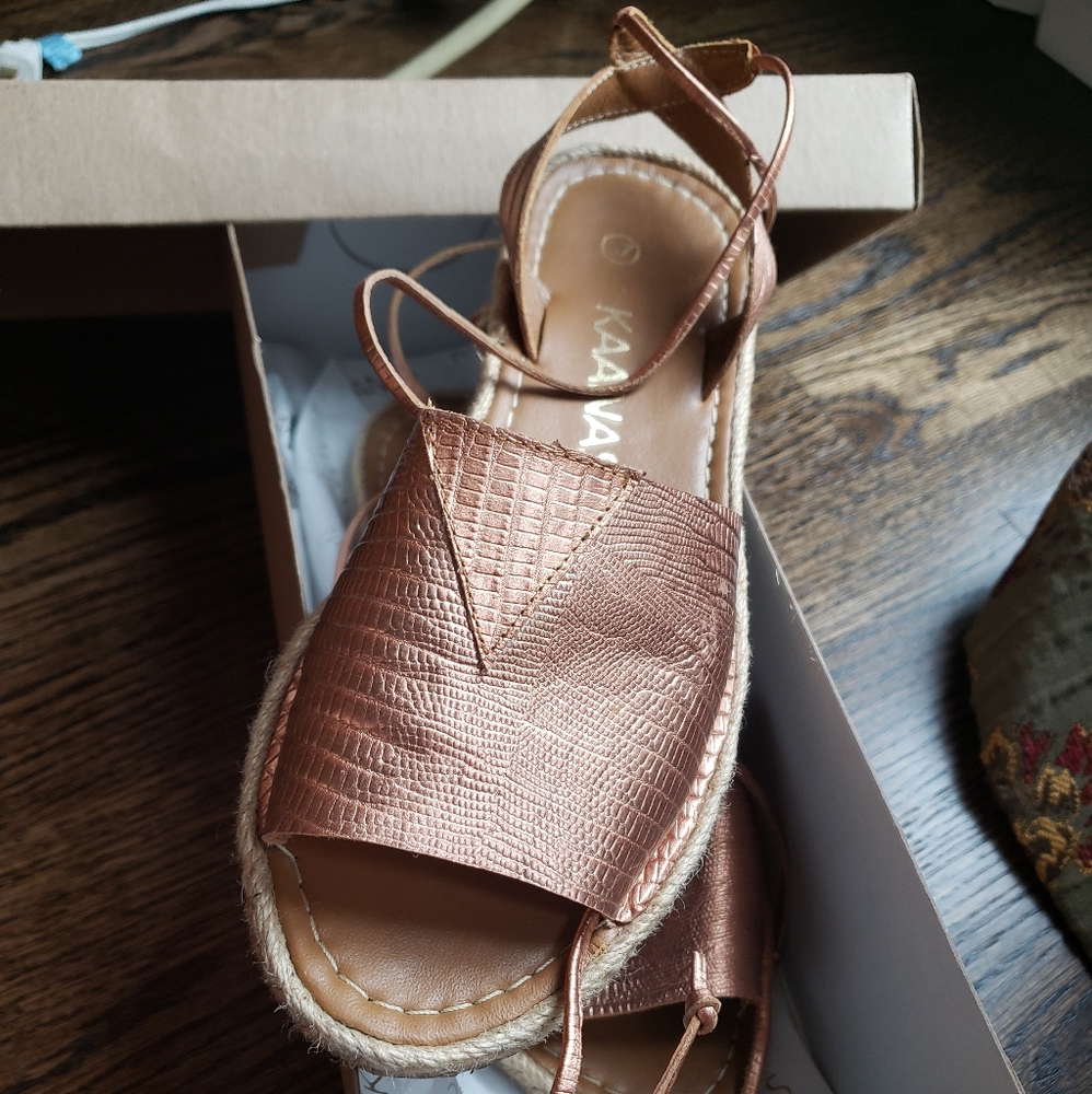 Kaanas rosegold sandals